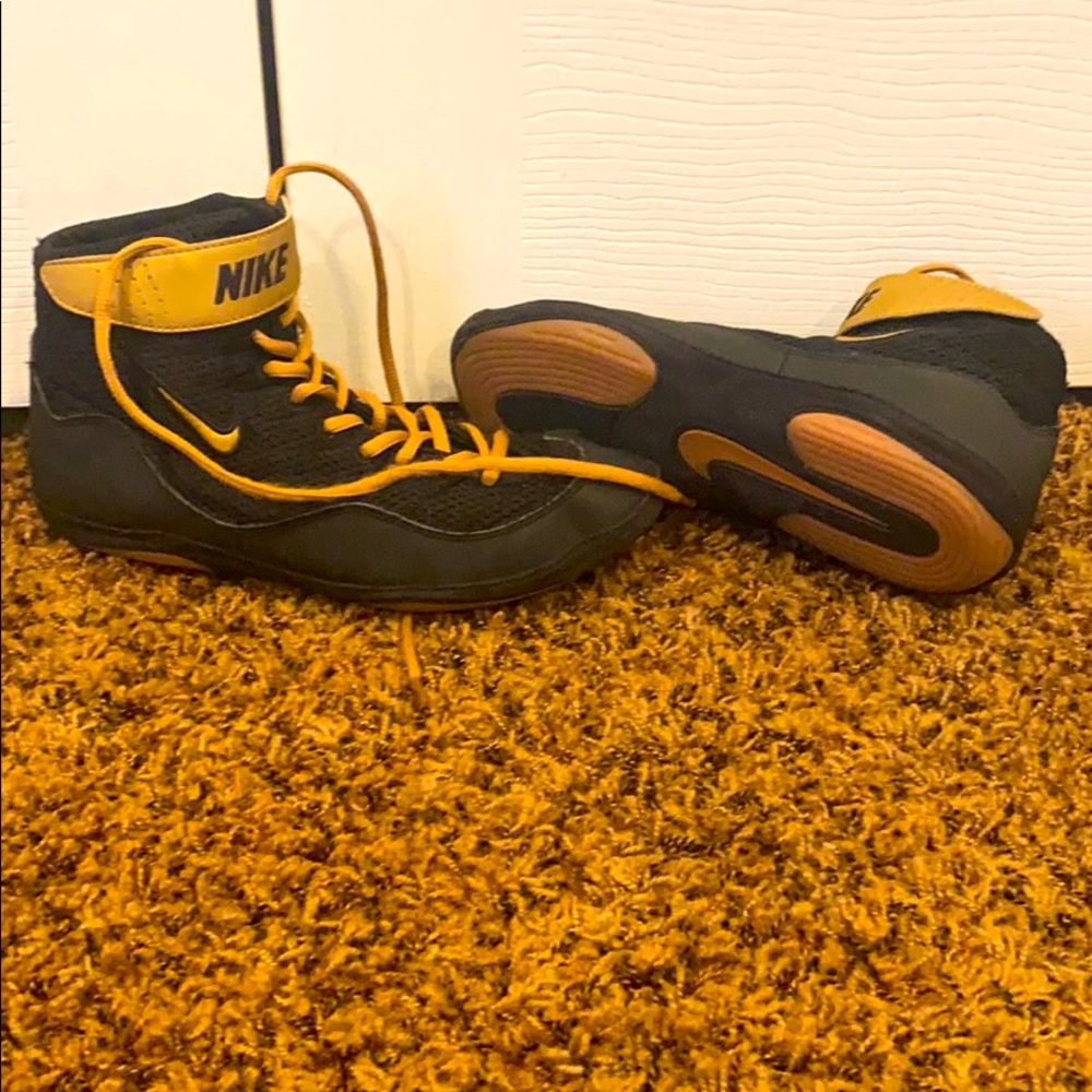 Nike wrestling shoes